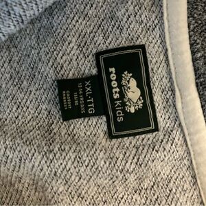 ROOTS Kids Salt and Pepper Collection Zippered Jacket - Size XXL 13-14 years
